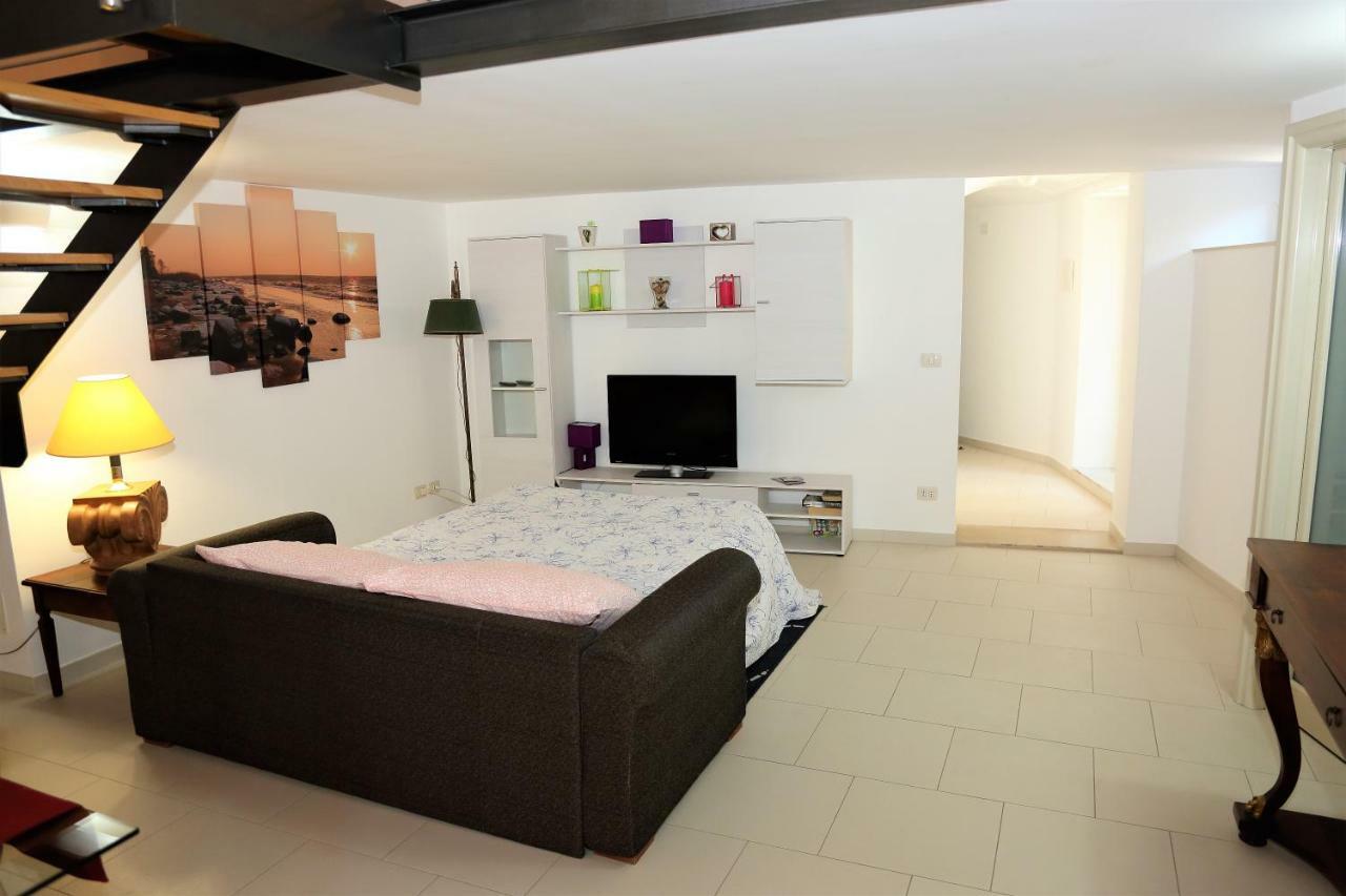 Mega House Apartment