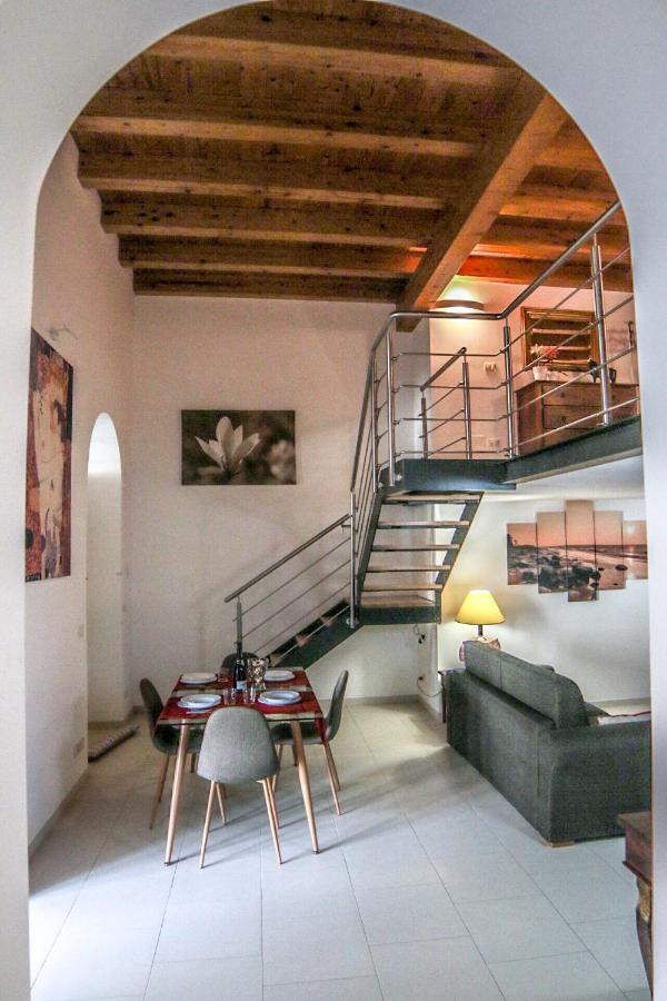 Apartment Mega House *
